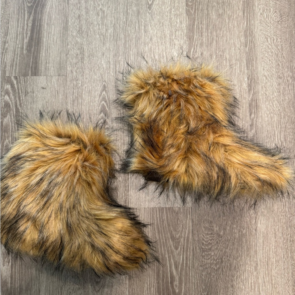 Chic Faux Fur Boot Covers